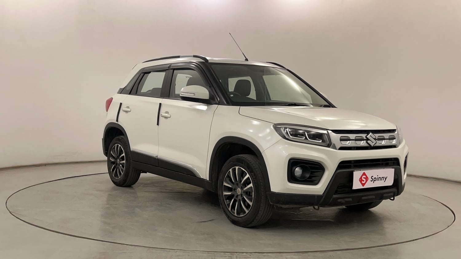 Used 2022 Maruti Suzuki Vitara Brezza VXi AT SHVS Petrol Automatic exterior RIGHT FRONT CORNER VIEW