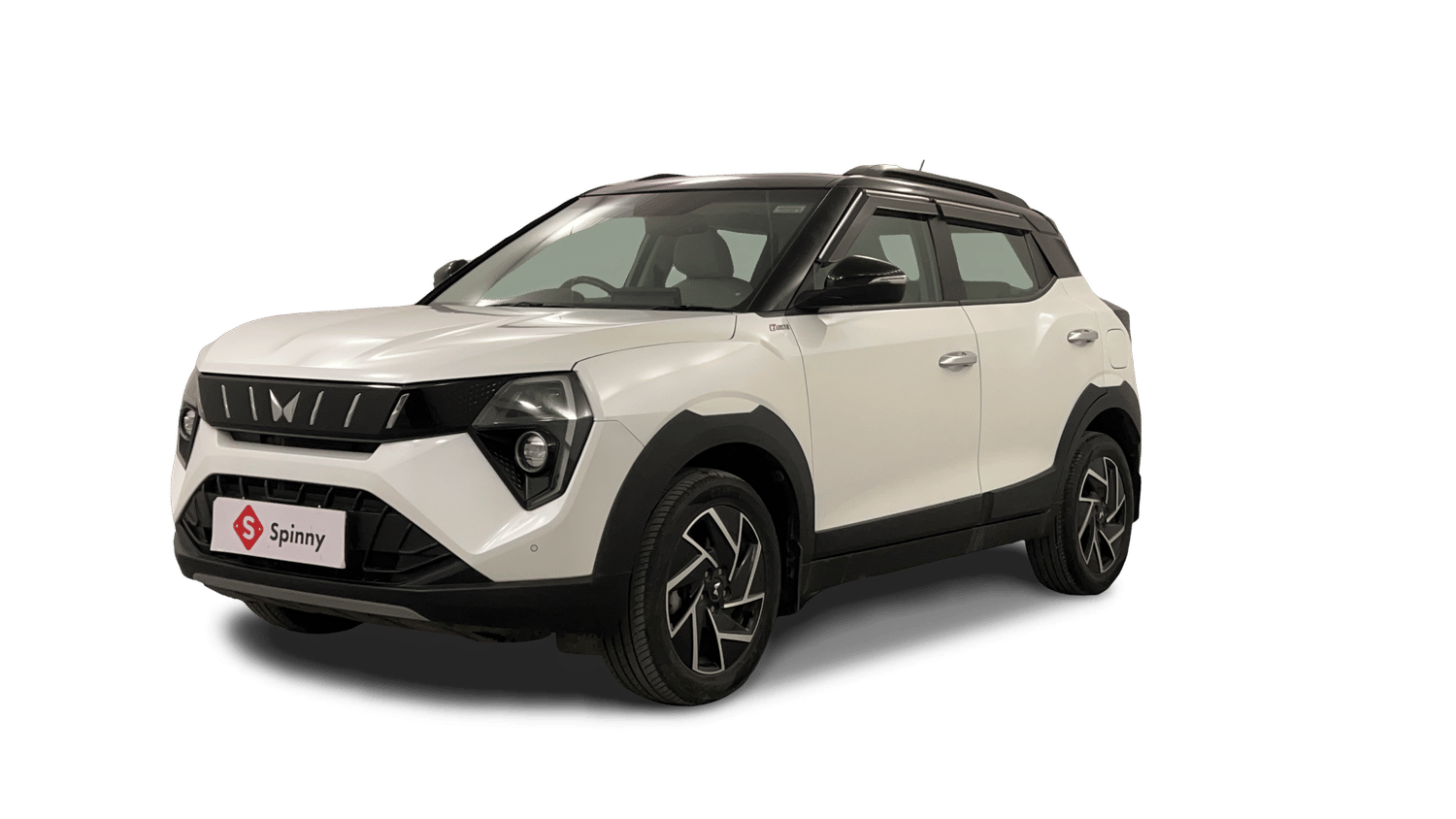 Used 2025 Mahindra XUV 3XO AX7 1.2 Petrol Petrol Manual Image