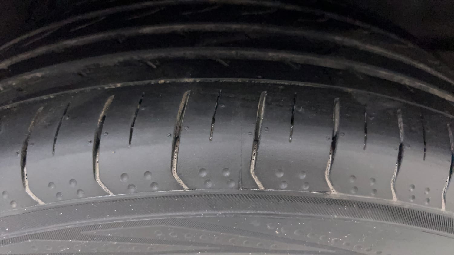 Used 2023 BMW X1 sDrive18i M Sport Petrol Automatic tyres RIGHT FRONT TYRE TREAD VIEW