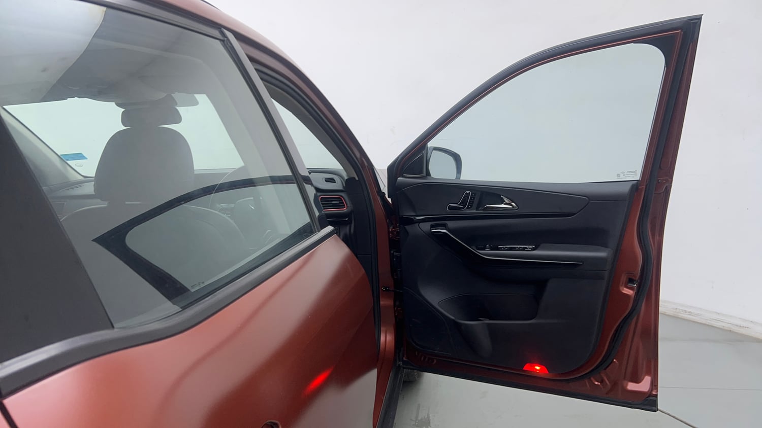 Used 2024 Mahindra XUV700 AX7 Luxury Pack Petrol 7 STR Blaze Editon AT Petrol Automatic interior RIGHT FRONT DOOR OPEN VIEW