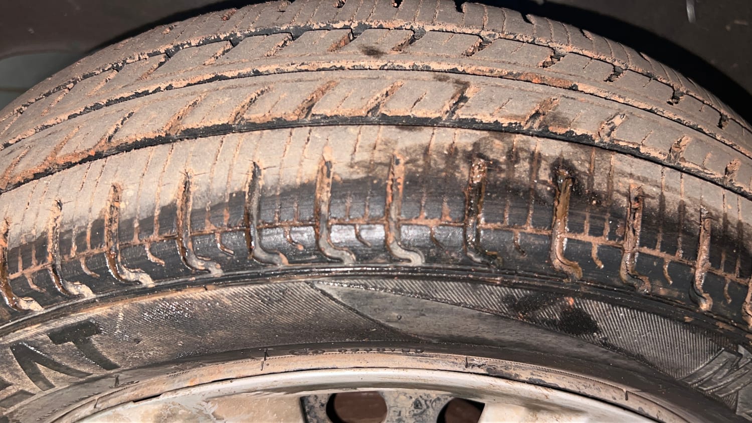 Used 2018 Maruti Suzuki Wagon R 1.0 VXI AMT Petrol Automatic tyres LEFT FRONT TYRE TREAD VIEW