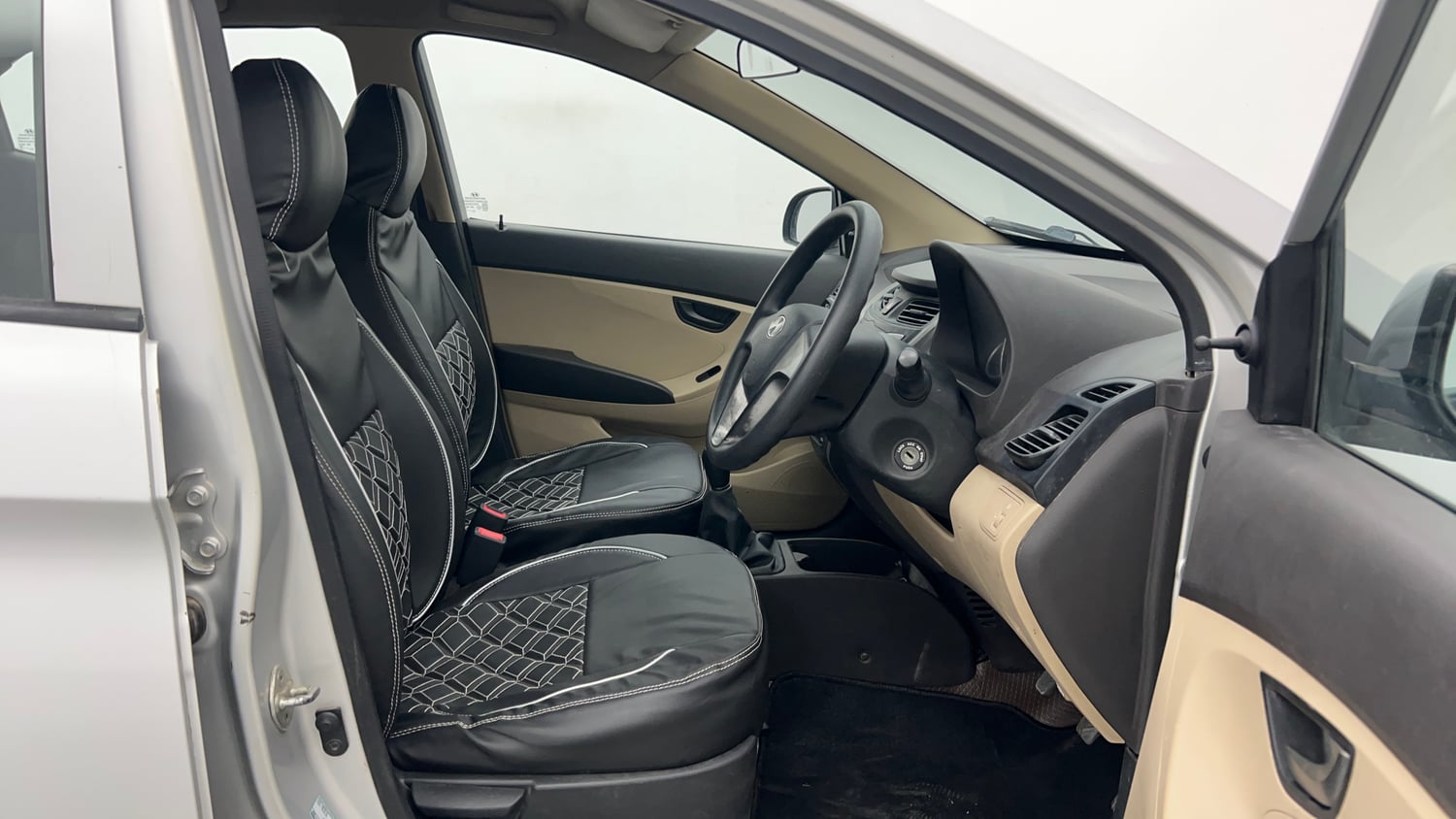 Used 2017 Hyundai Eon Sportz Petrol Manual interior RIGHT SIDE FRONT DOOR CABIN VIEW