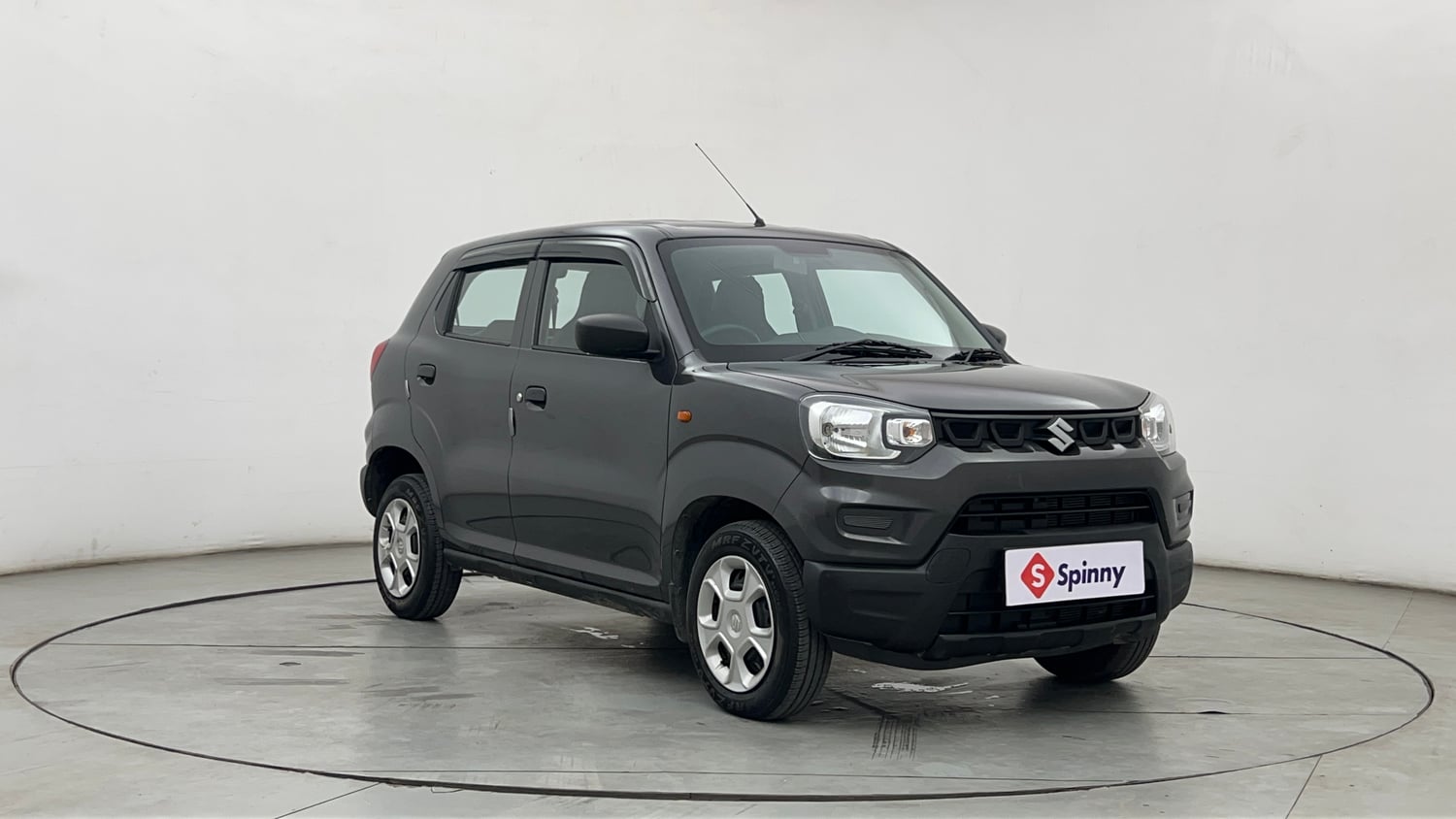 Used 2023 Maruti Suzuki S-Presso VXi (O) AMT Petrol Automatic exterior RIGHT FRONT CORNER VIEW