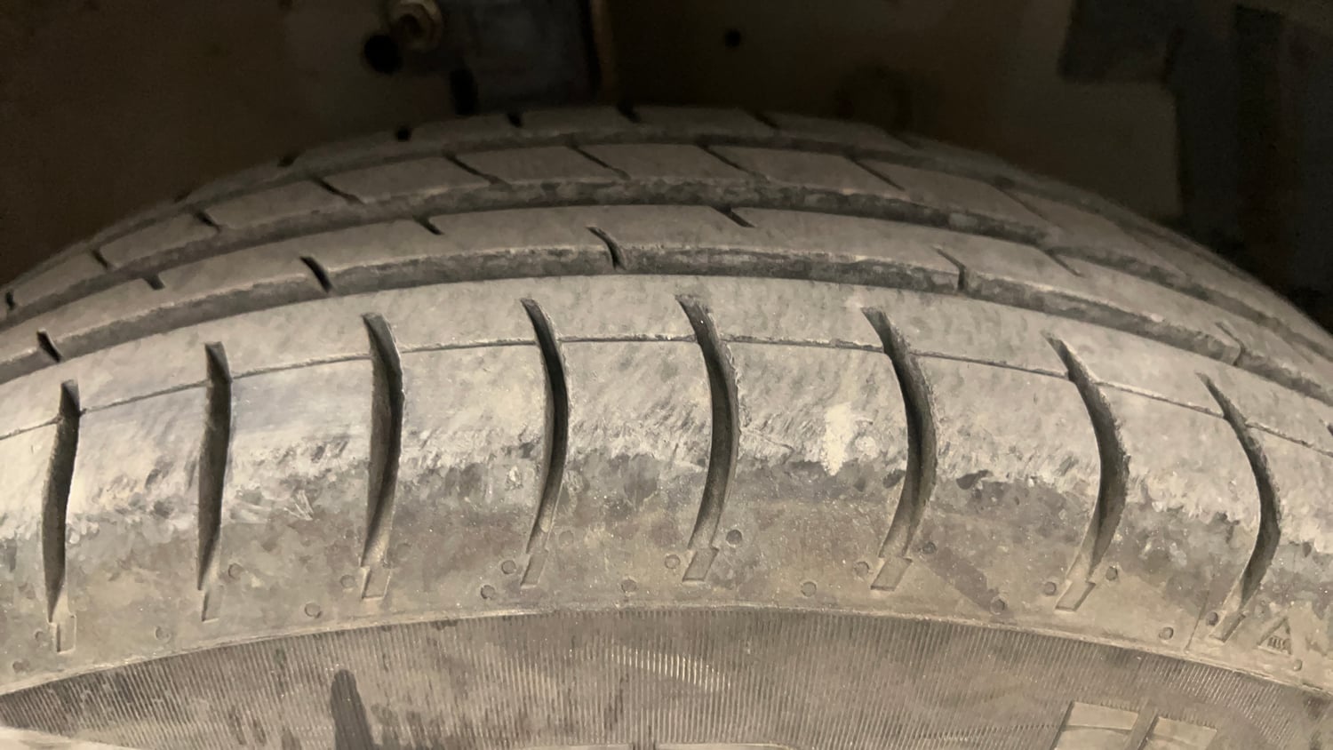 Used 2012 Maruti Suzuki Swift VXi Petrol Manual tyres RIGHT FRONT TYRE TREAD VIEW