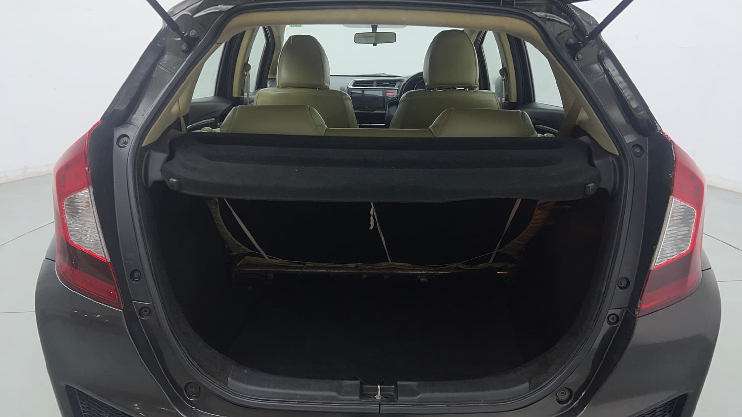 Used 2015 Honda Jazz V AT Petrol Petrol Automatic interior DICKY INSIDE VIEW