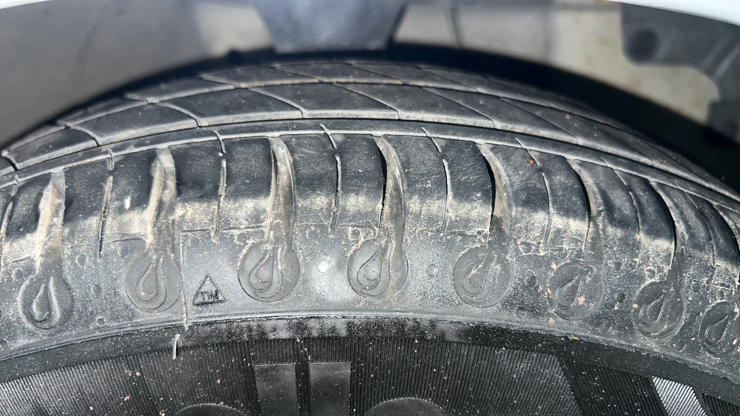 Used 2017 Hyundai Eon Sportz Petrol Manual tyres RIGHT FRONT TYRE TREAD VIEW