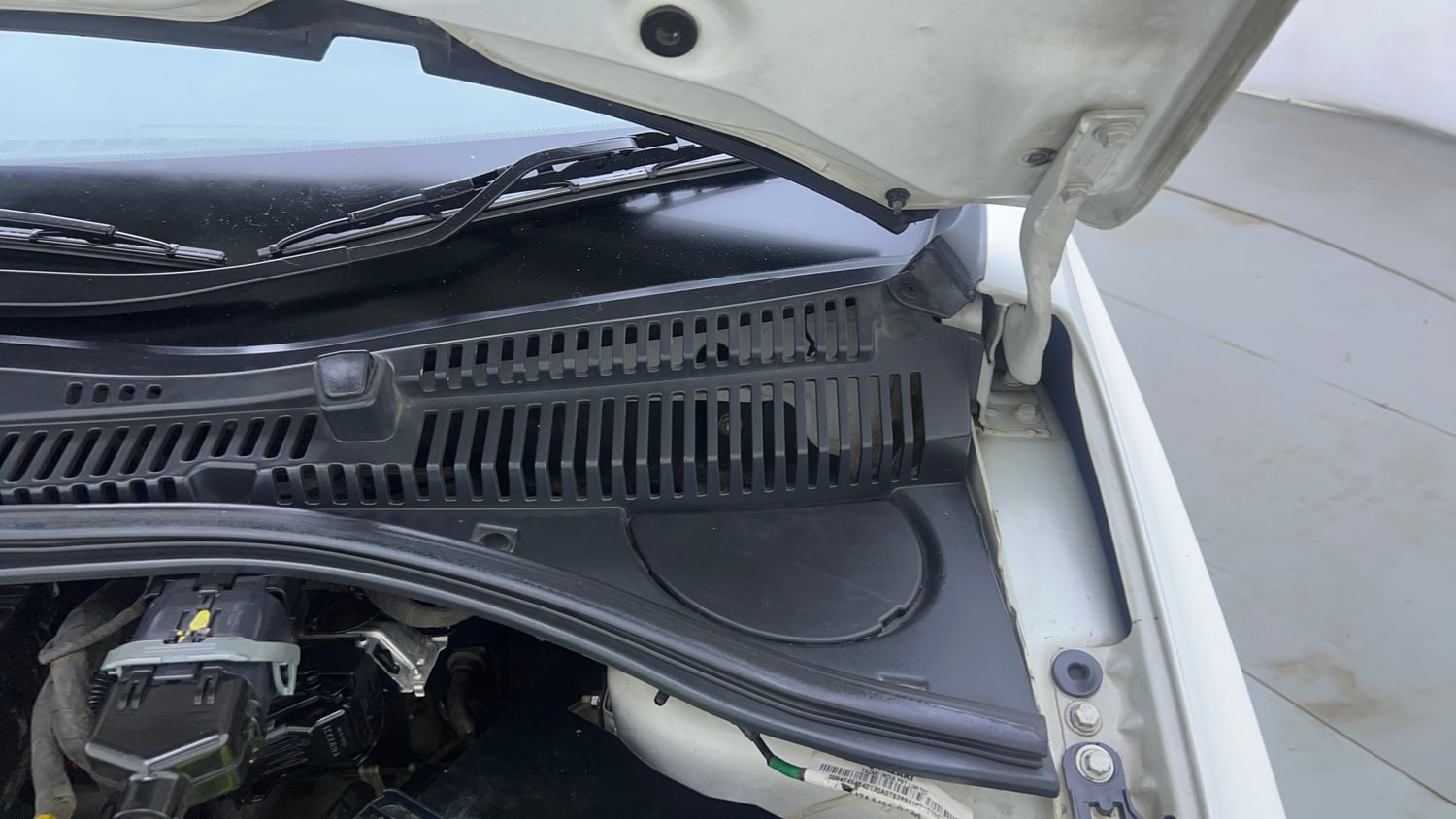 Used 2021 Tata Tiago XT Petrol Manual engine ENGINE LEFT SIDE HINGE & APRON VIEW