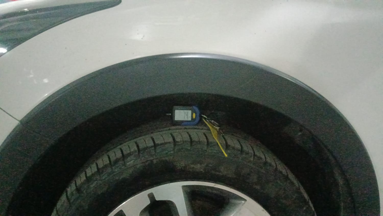 Used 2015 Hyundai i20 Active 1.4 SX Diesel Manual tyres LEFT FRONT TYRE TREAD VIEW