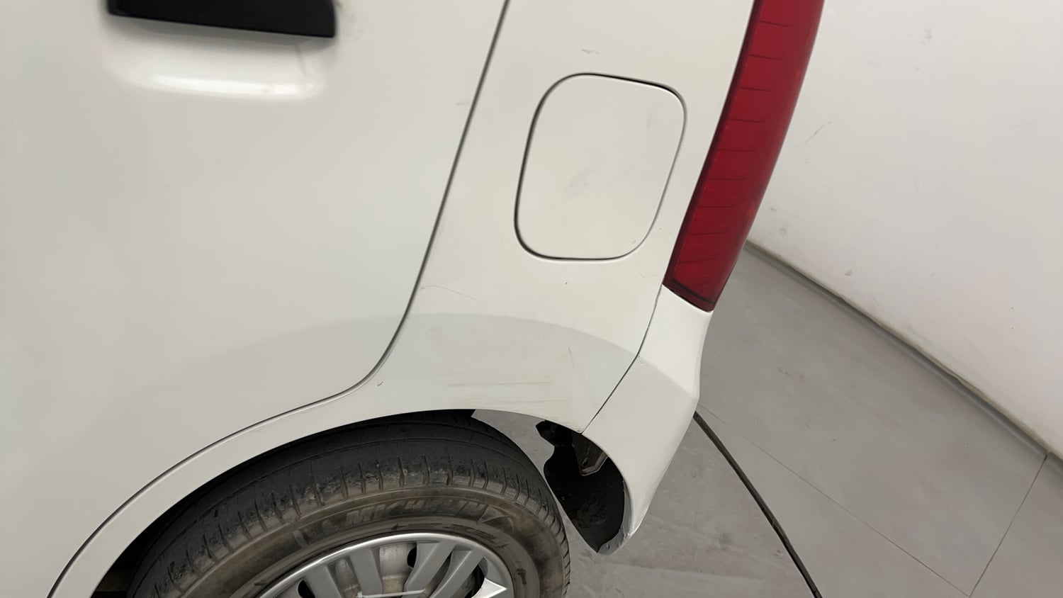 Used 2012 Maruti Suzuki Wagon R LXi Petrol Manual dents MINOR SCRATCH