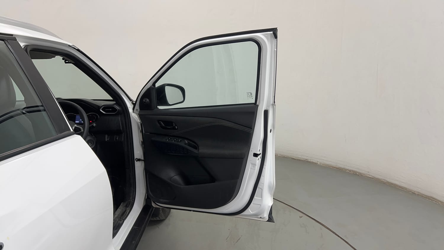 Used 2025 Nissan Magnite Visia B4D 1.0 Petrol MT Petrol Manual interior RIGHT FRONT DOOR OPEN VIEW