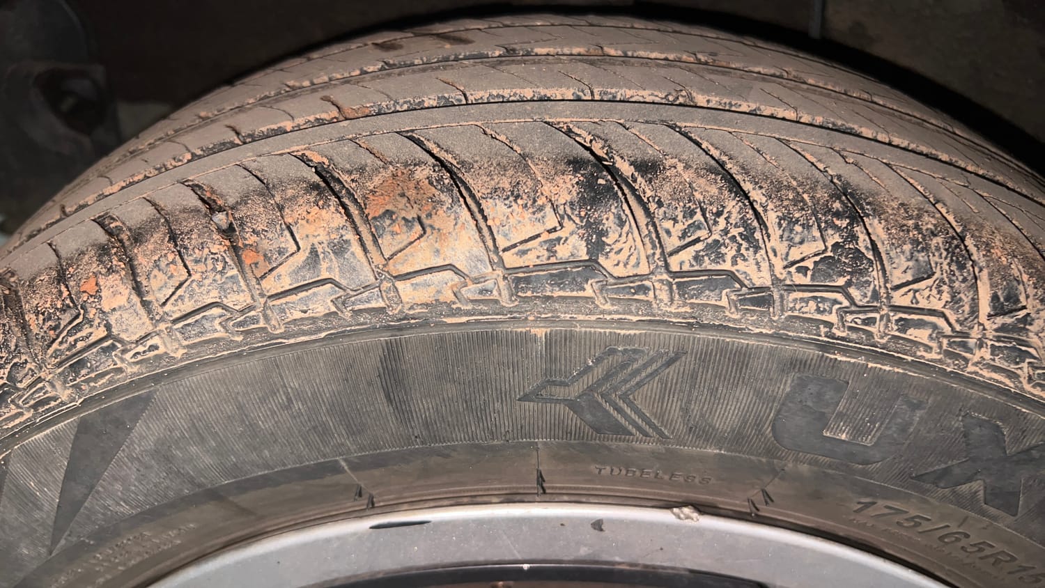 Used 2023 Hyundai Exter SX 1.2 MT Petrol Manual tyres RIGHT REAR TYRE TREAD VIEW