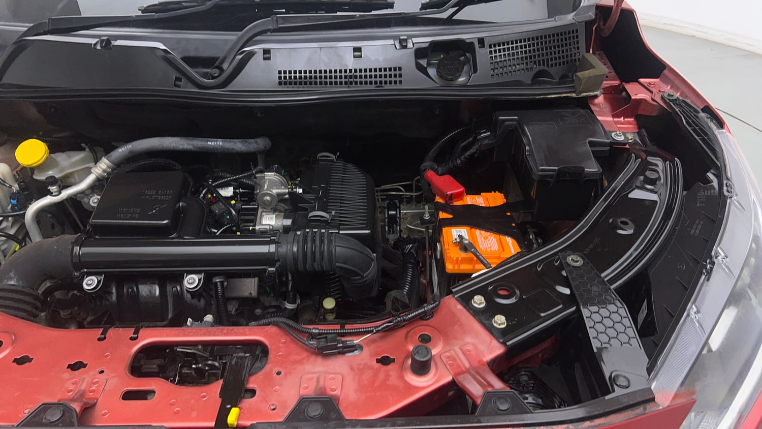 Used 2023 Nissan Magnite XL Petrol Manual engine ENGINE LEFT SIDE VIEW