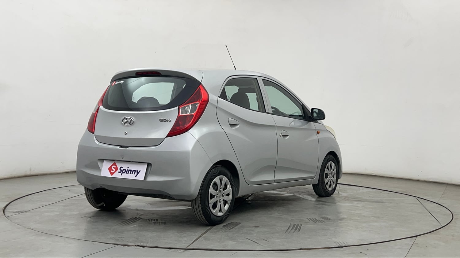 Used 2017 Hyundai Eon Sportz Petrol Manual exterior RIGHT REAR CORNER VIEW
