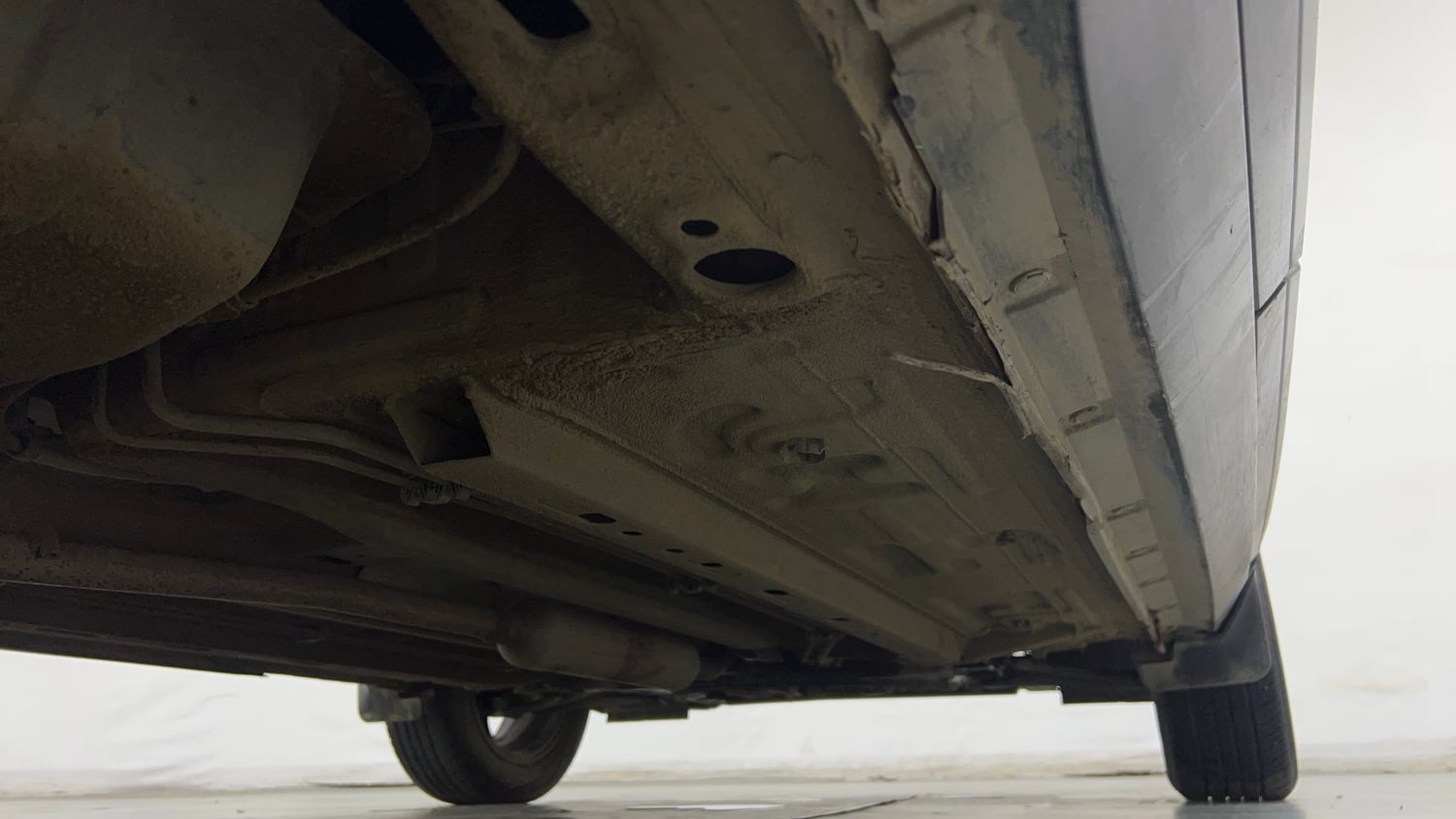 Used 2021 Nissan Magnite XV Premium Petrol Manual extra REAR RIGHT UNDERBODY VIEW