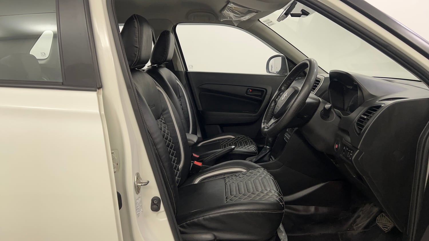 Used 2022 Maruti Suzuki Vitara Brezza VXi AT SHVS Petrol Automatic interior RIGHT SIDE FRONT DOOR CABIN VIEW