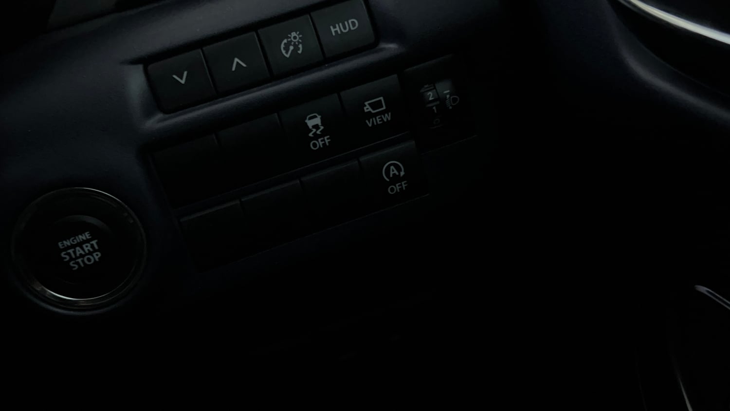 Used 2024 Maruti Suzuki Baleno Alpha AGS Petrol Automatic top_features Keyless start