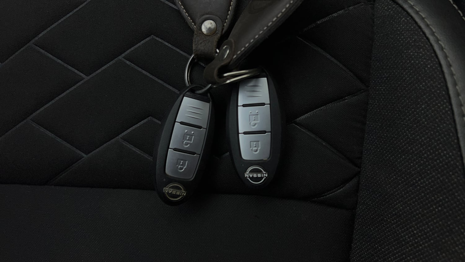 Used 2021 Nissan Magnite XV Premium Petrol Manual extra CAR KEY VIEW