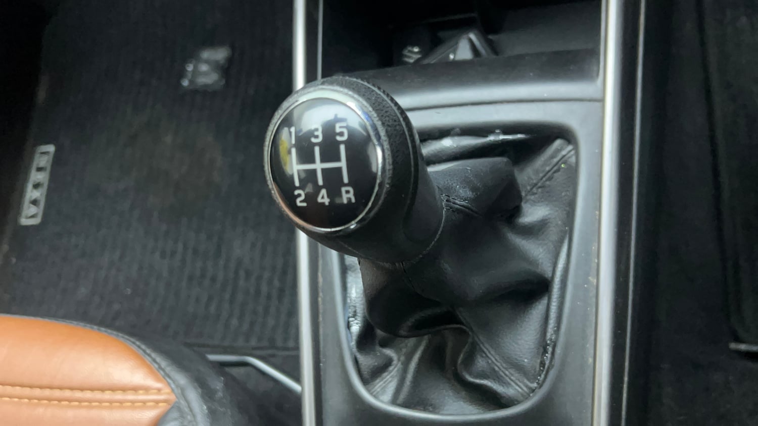 Used 2019 Maruti Suzuki Baleno Zeta Petrol Manual interior GEAR  KNOB VIEW