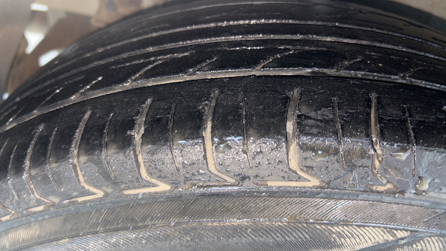 Used 2015 Hyundai Grand i10 Sportz 1.2 Kappa VTVT Petrol Manual tyres RIGHT REAR TYRE TREAD VIEW