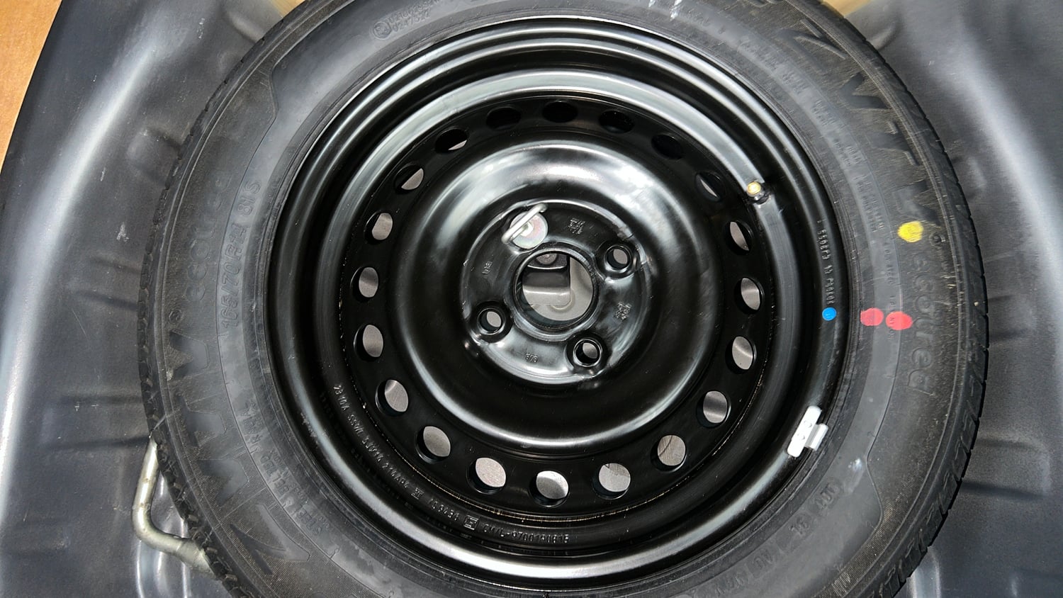 Used 2023 Maruti Suzuki S-Presso VXi (O) AMT Petrol Automatic tyres SPARE TYRE VIEW