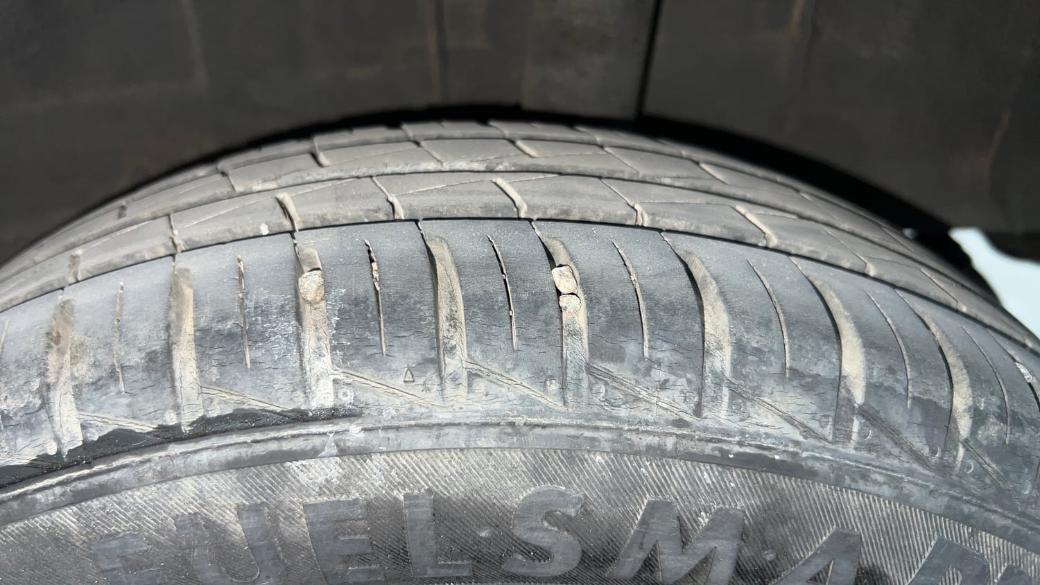 Used 2023 Renault Kwid RXT 1.0 AMT Petrol Automatic tyres LEFT REAR TYRE TREAD VIEW