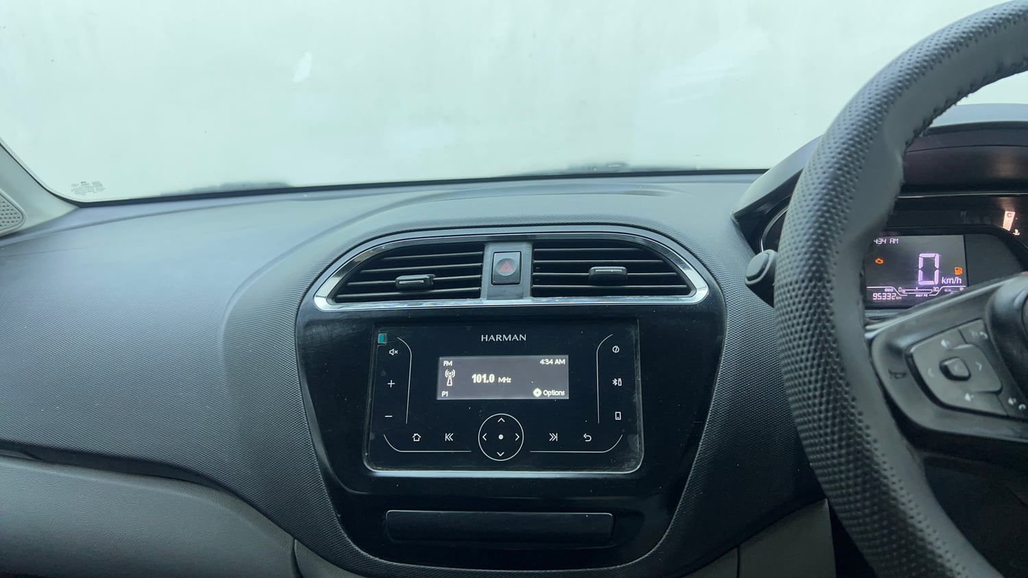 Used 2021 Tata Tiago XT Petrol Manual top_features Integrated (in-dash) music system