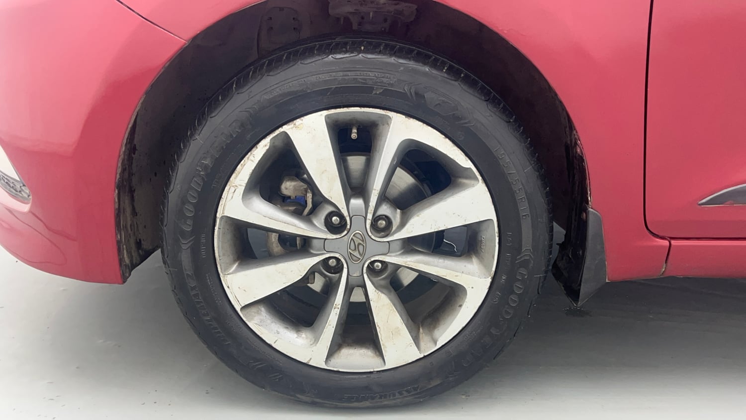 Used 2016 Hyundai Elite i20 Asta 1.2 Petrol Manual tyres LEFT FRONT TYRE RIM VIEW