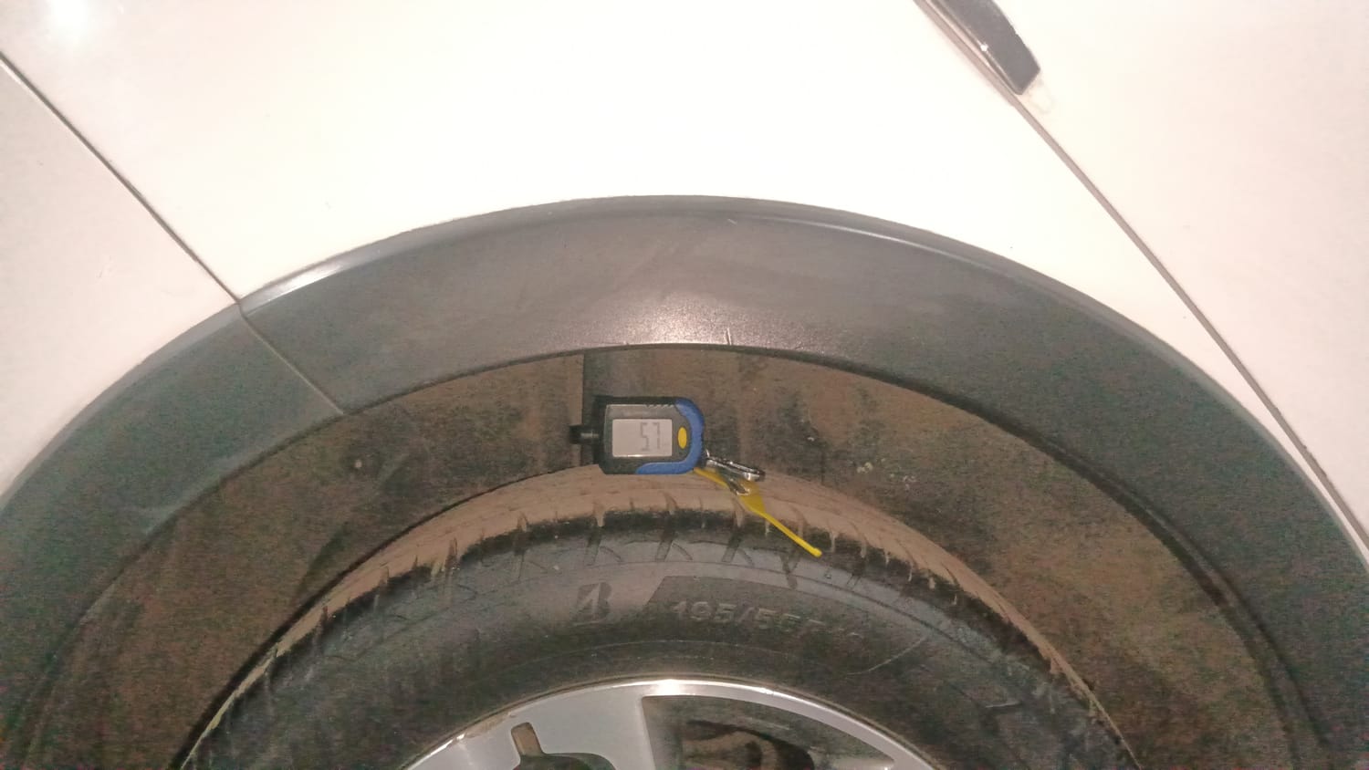 Used 2015 Hyundai i20 Active 1.4 SX Diesel Manual tyres RIGHT REAR TYRE TREAD VIEW