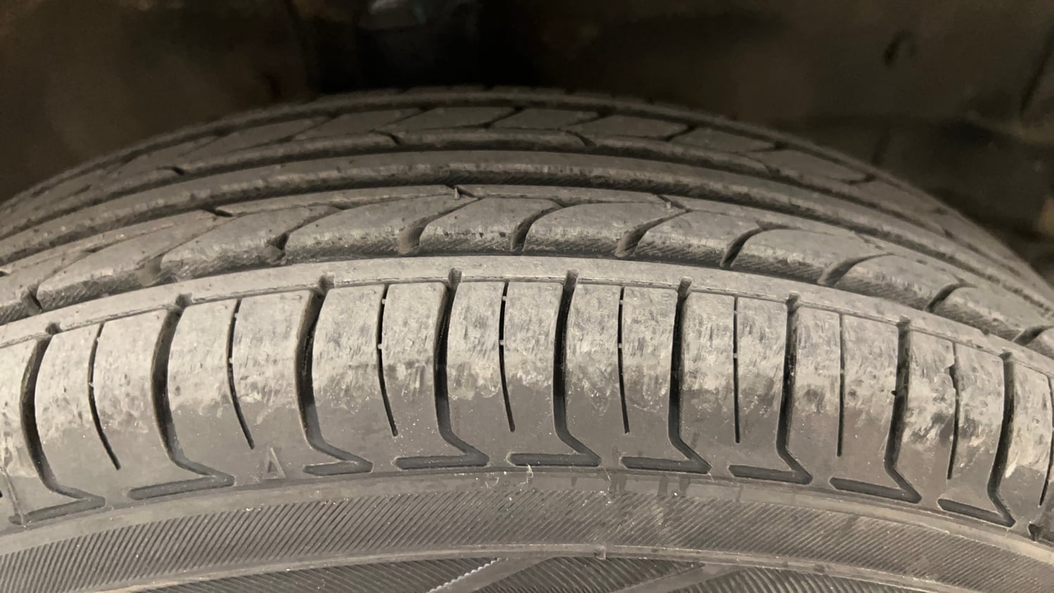Used 2012 Maruti Suzuki Wagon R LXi Petrol Manual tyres RIGHT FRONT TYRE TREAD VIEW