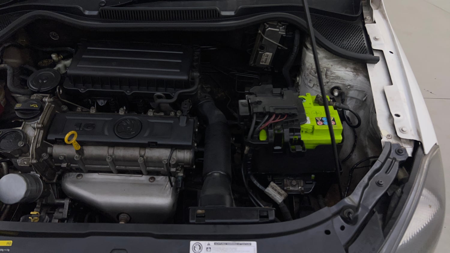 Used 2015 Skoda Rapid 1.6 MPI Elegance Plus Petrol Manual engine ENGINE LEFT SIDE VIEW