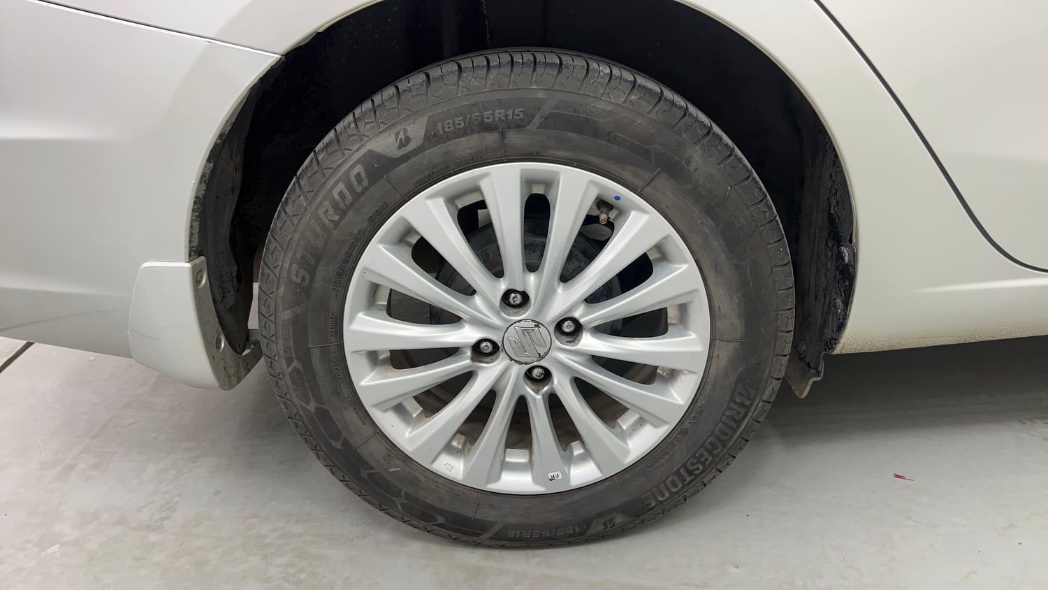 Used 2017 Maruti Suzuki Ciaz Zeta 1.4 MT Petrol Manual tyres RIGHT REAR TYRE RIM VIEW