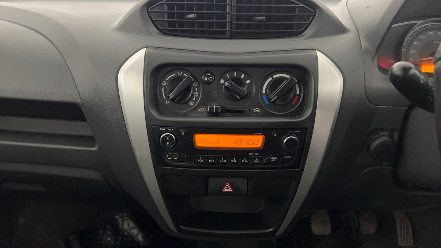 Used 2018 Maruti Suzuki Alto 800 VXi Petrol Manual interior MUSIC SYSTEM & AC CONTROL VIEW