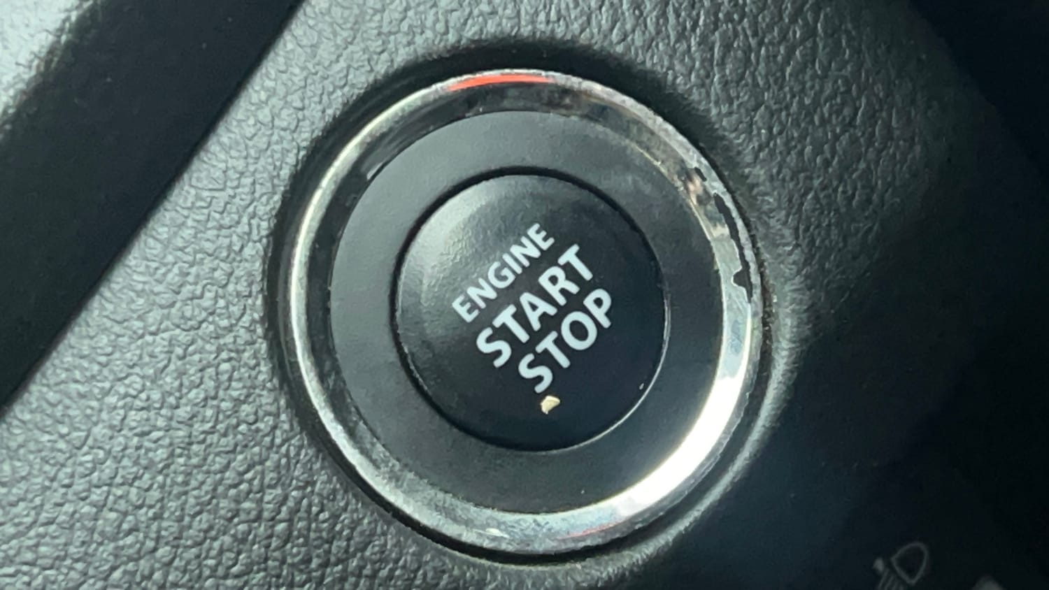Used 2019 Maruti Suzuki Baleno Zeta Petrol Manual top_features Keyless start