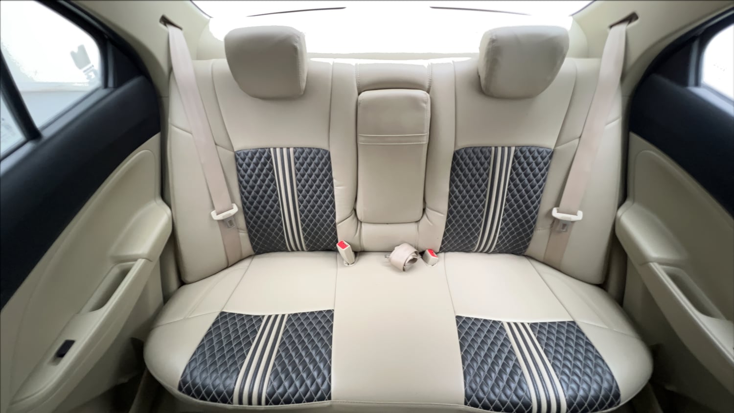 Used 2022 Maruti Suzuki Dzire VXi Petrol Manual interior REAR SEAT CONDITION VIEW