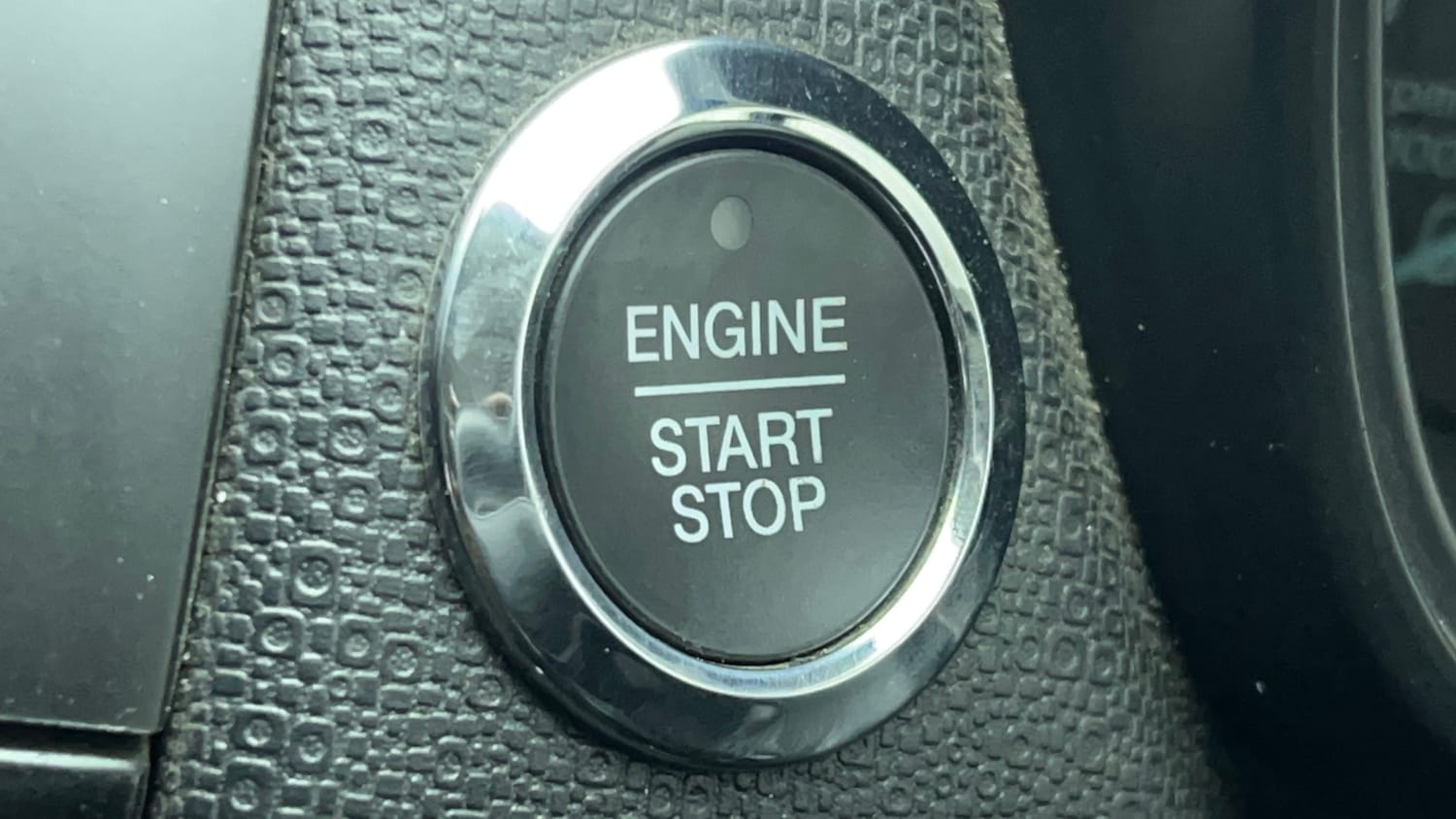Used 2018 Ford EcoSport Titanium + 1.5L Ti-VCT AT Petrol Automatic top_features Keyless start