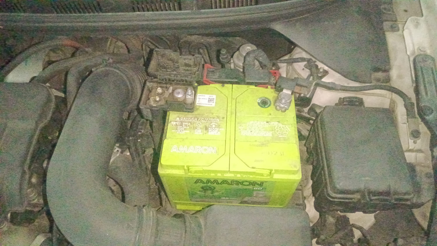 Used 2015 Hyundai i20 Active 1.4 SX Diesel Manual engine ENGINE LEFT SIDE HINGE & APRON VIEW