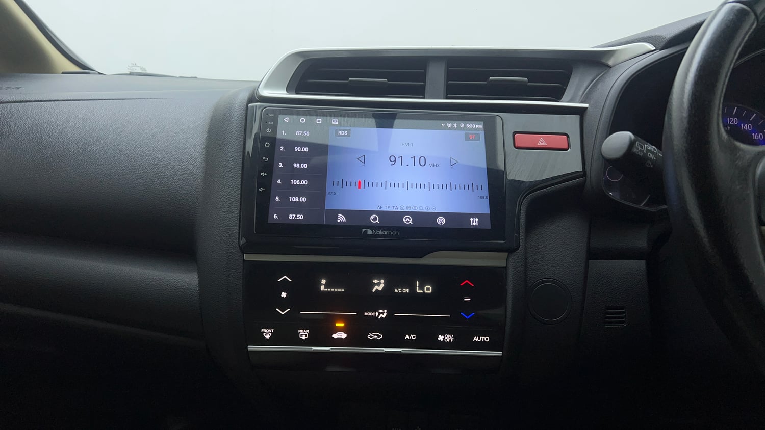 Used 2015 Honda Jazz V AT Petrol Petrol Automatic interior MUSIC SYSTEM & AC CONTROL VIEW