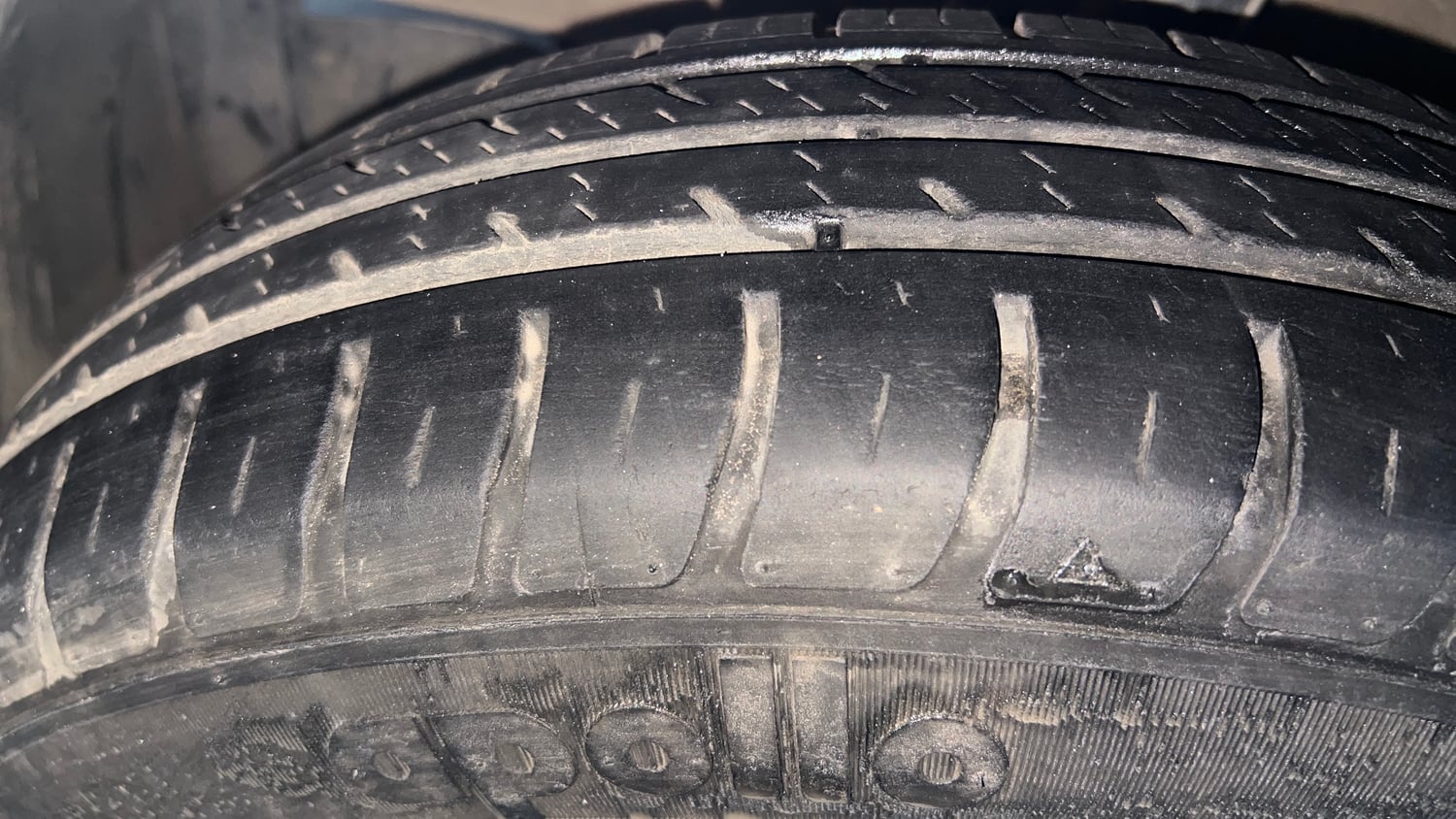Used 2022 Maruti Suzuki Dzire VXi Petrol Manual tyres LEFT FRONT TYRE TREAD VIEW