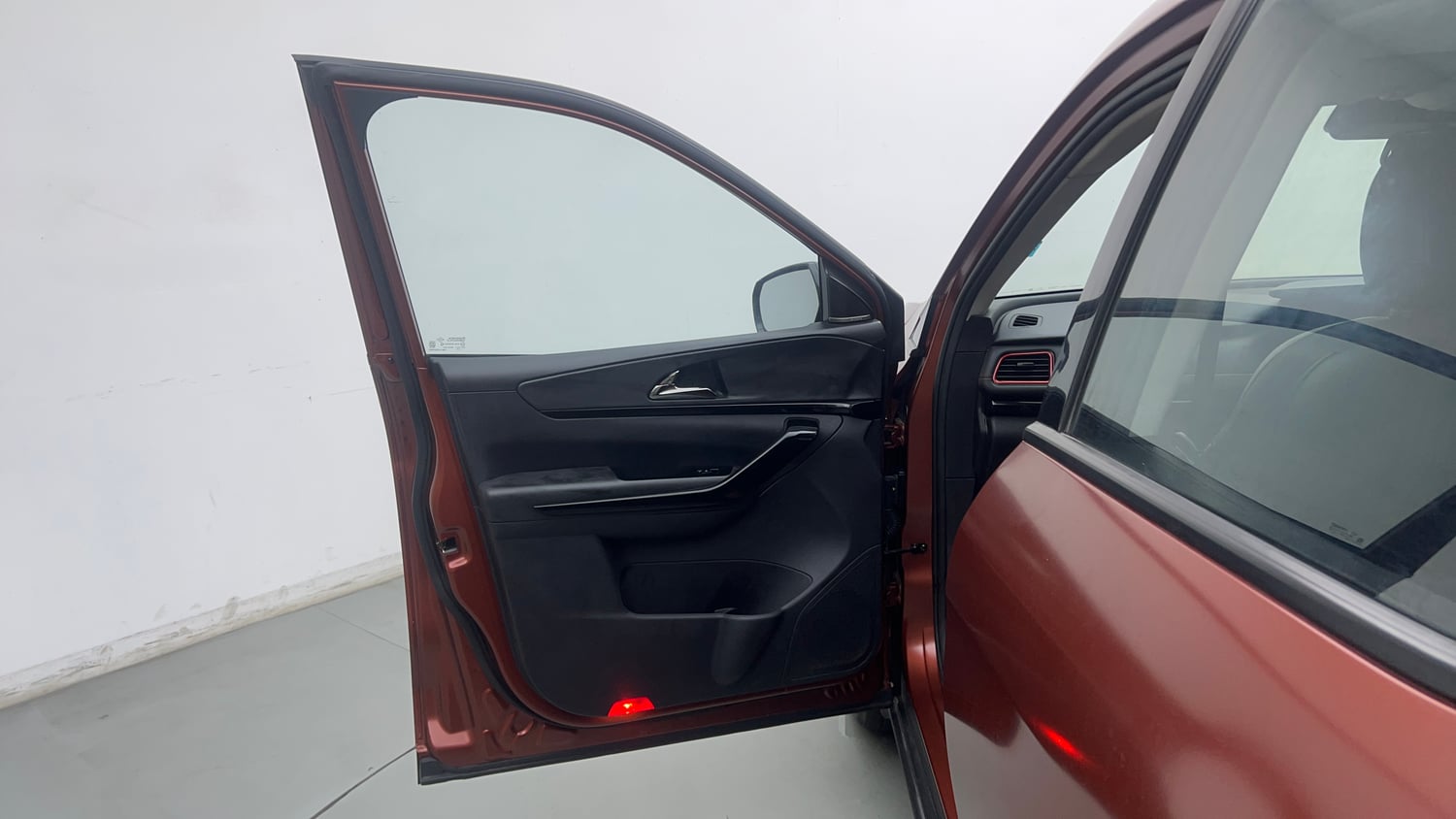 Used 2024 Mahindra XUV700 AX7 Luxury Pack Petrol 7 STR Blaze Editon AT Petrol Automatic interior LEFT FRONT DOOR OPEN VIEW