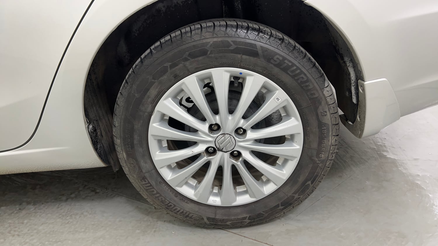 Used 2017 Maruti Suzuki Ciaz Zeta 1.4 MT Petrol Manual tyres LEFT REAR TYRE RIM VIEW