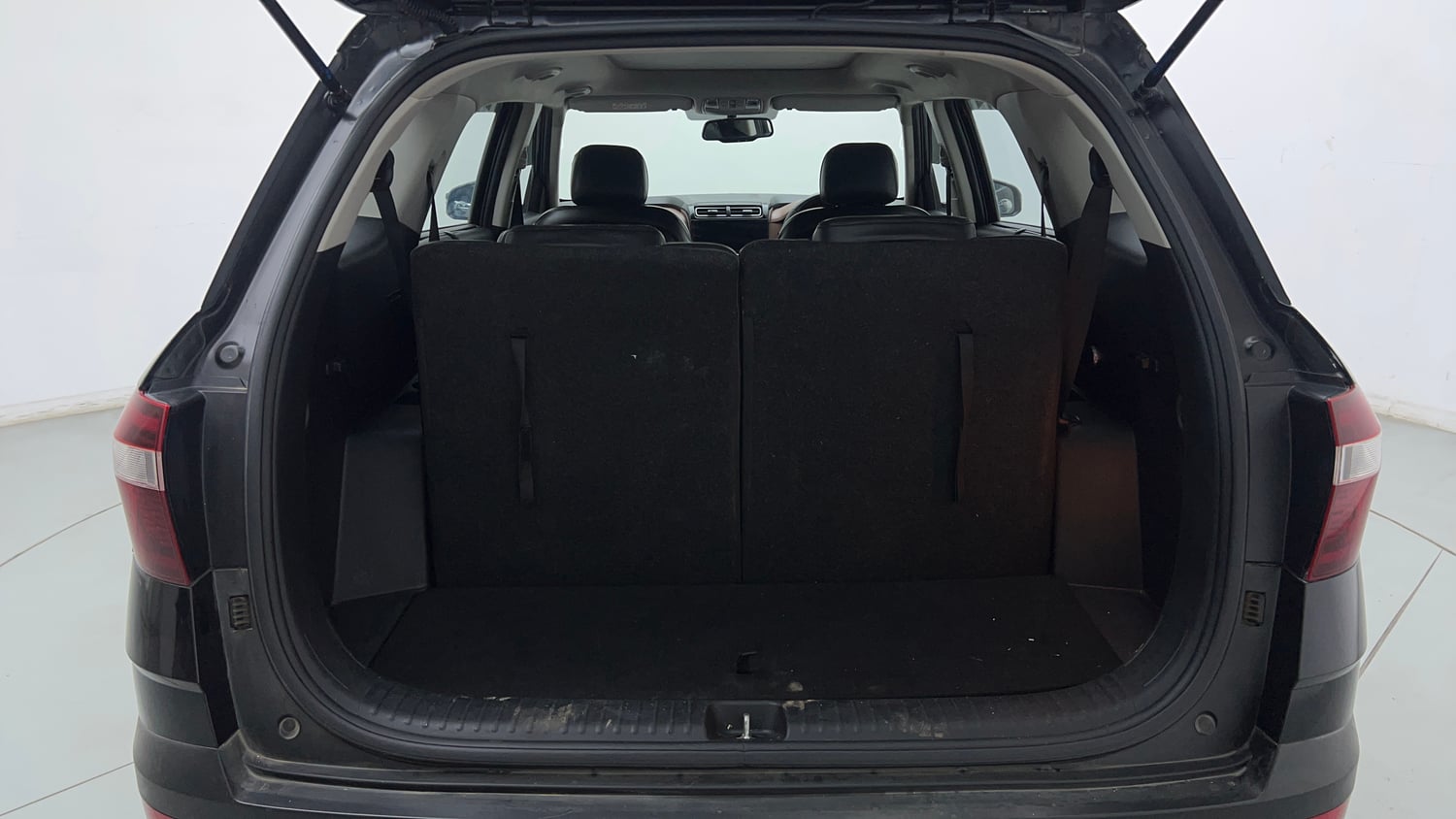 Used 2023 Hyundai Alcazar Prestige 7 STR 1.5 Diesel Diesel Manual interior DICKY INSIDE VIEW