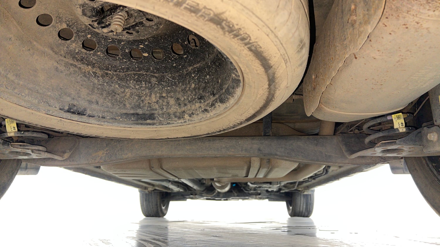 Used 2023 Hyundai Alcazar Prestige 7 STR 1.5 Diesel Diesel Manual extra REAR UNDERBODY VIEW (TAKEN FROM REAR)