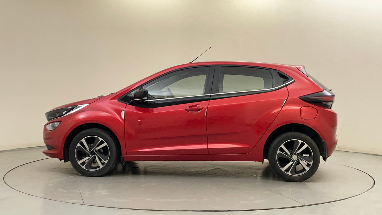 Used 2021 Tata Altroz XZ Petrol Petrol Manual exterior LEFT SIDE VIEW