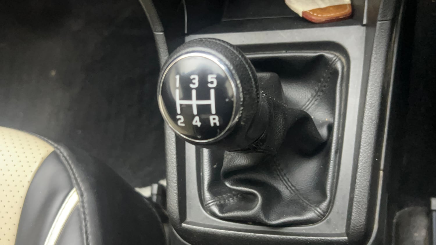 Used 2021 Toyota Urban Cruiser High Grade MT Petrol Manual interior GEAR  KNOB VIEW