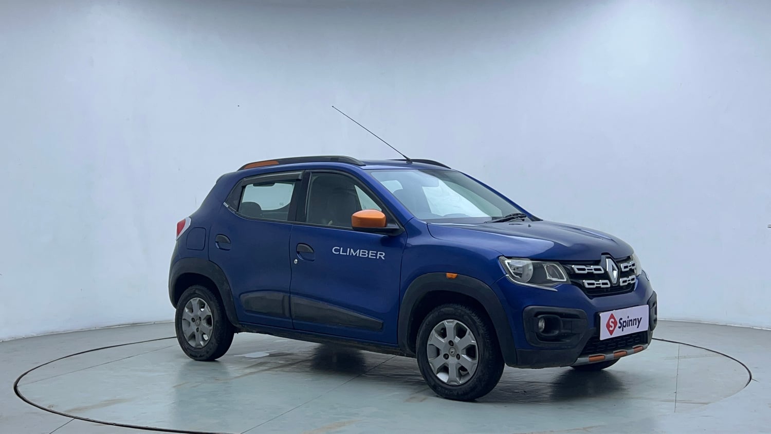 Used 2018 Renault Kwid CLIMBER 1.0 AMT Petrol Automatic exterior RIGHT FRONT CORNER VIEW