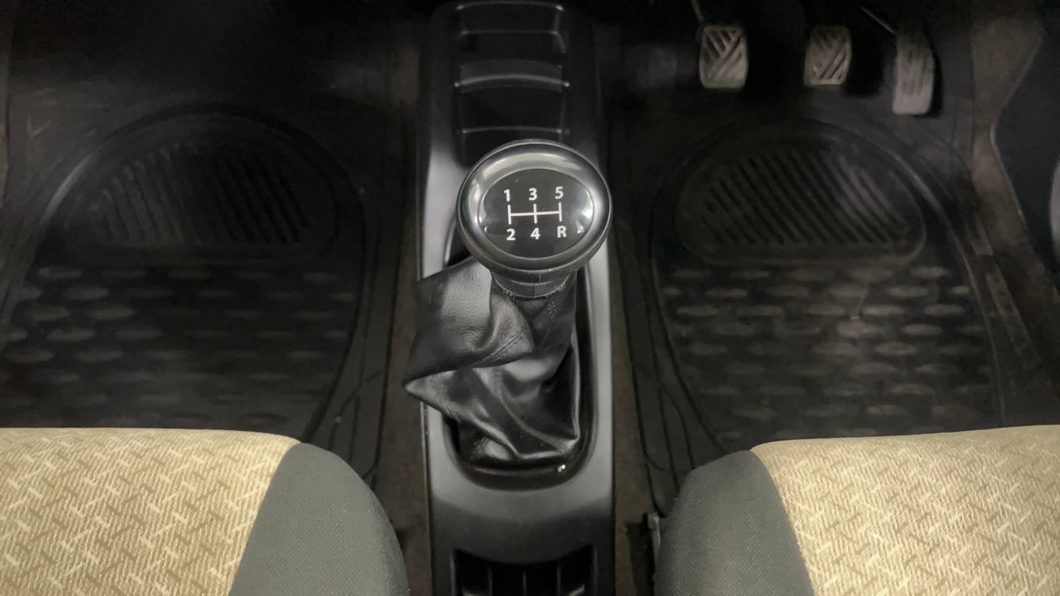 Used 2012 Maruti Suzuki Wagon R 1.0 VXi Petrol Manual interior GEAR  KNOB VIEW