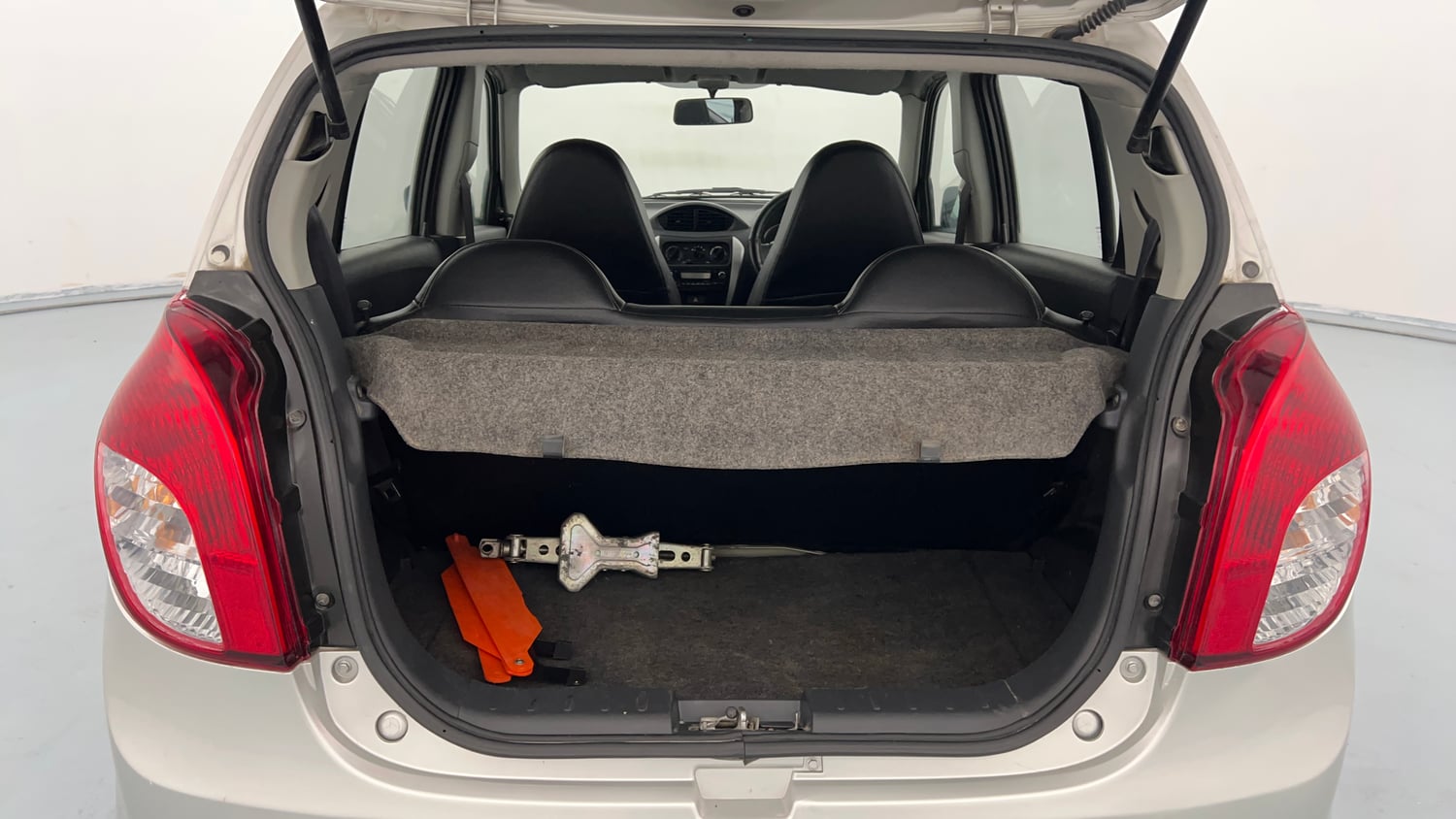 Used 2018 Maruti Suzuki Alto 800 VXi Petrol Manual interior DICKY INSIDE VIEW