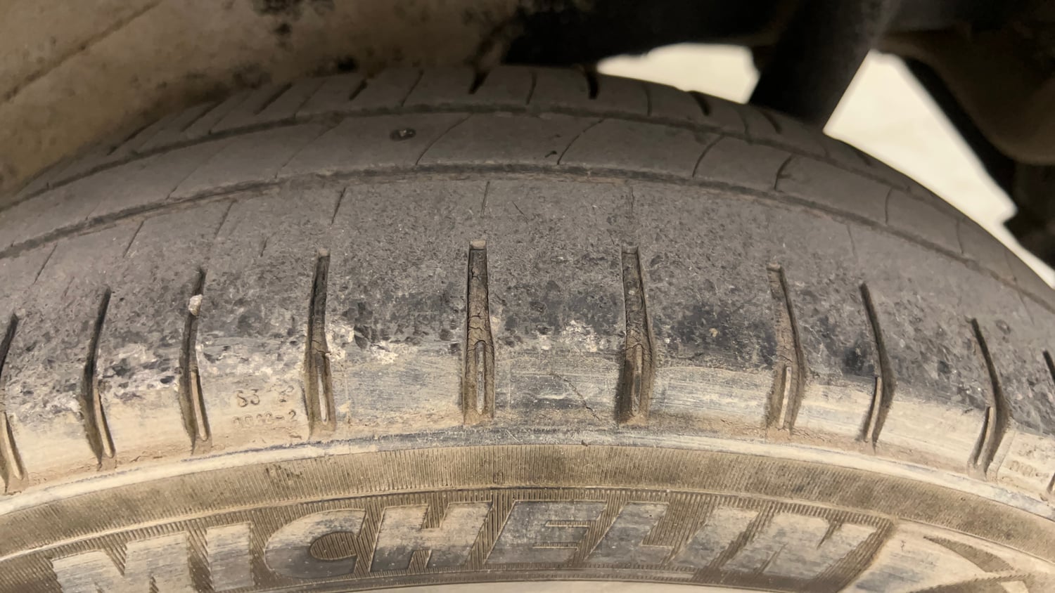 Used 2012 Maruti Suzuki Wagon R LXi Petrol Manual tyres LEFT REAR TYRE TREAD VIEW