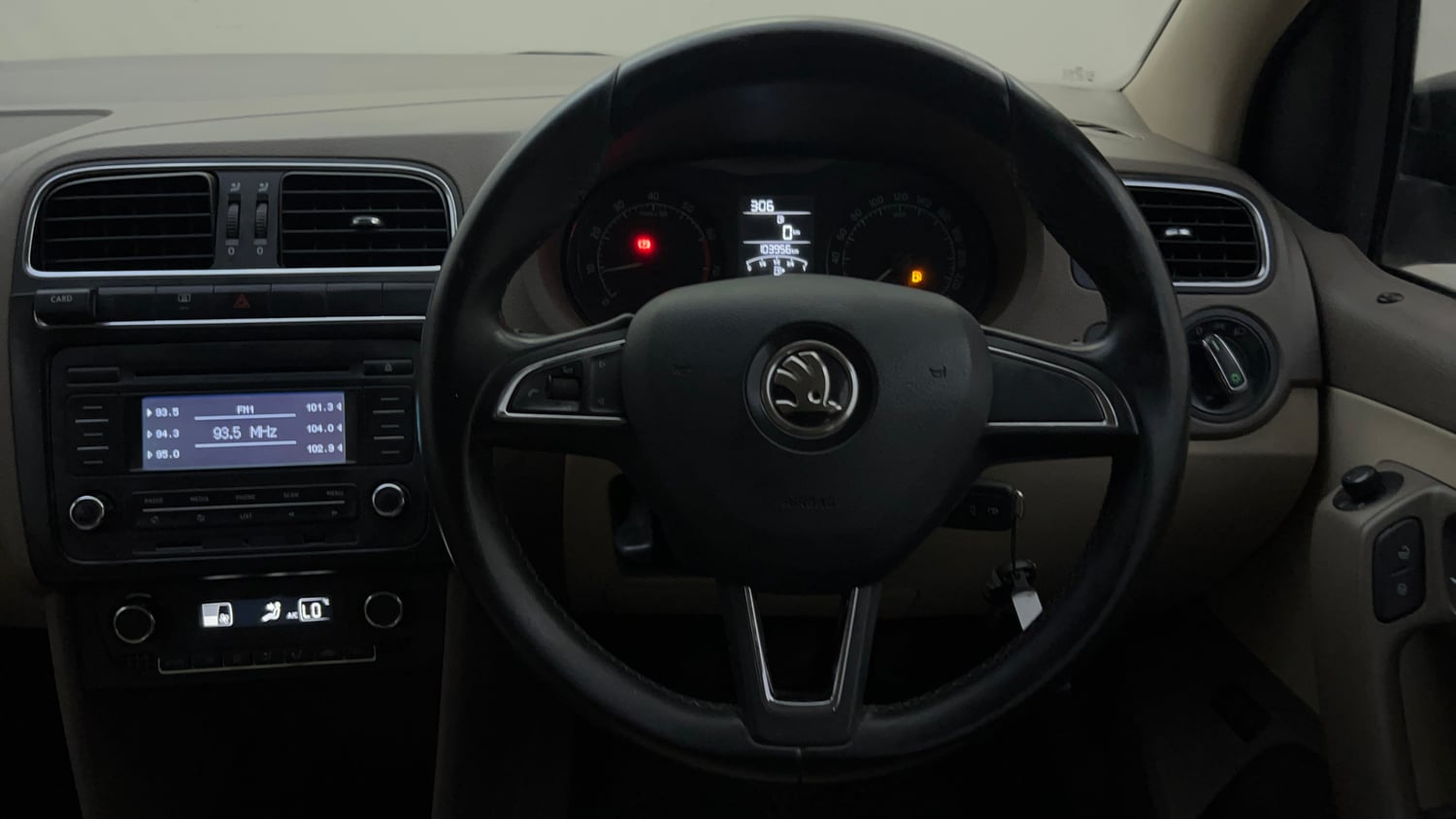 Used 2015 Skoda Rapid 1.6 MPI Elegance Plus Petrol Manual top_features Steering mounted controls