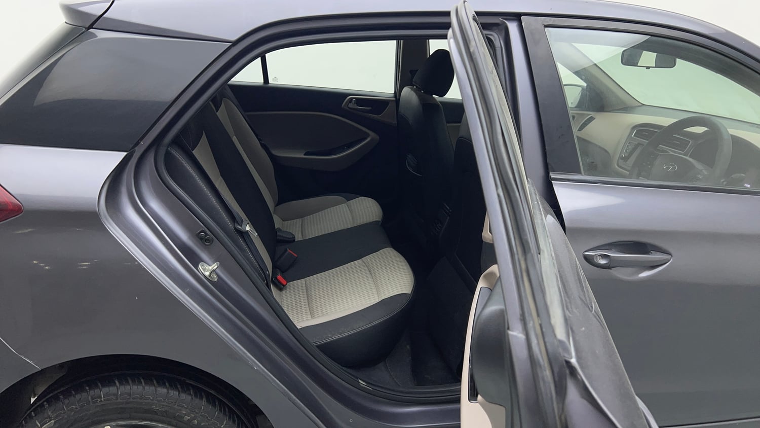Used 2019 Hyundai Elite i20 Sportz Plus 1.2 CVT Petrol Automatic interior RIGHT SIDE REAR DOOR CABIN VIEW